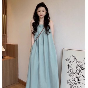 无袖背心连衣裙子女夏季2023新款海边度假高级感挂脖吊带沙滩长裙